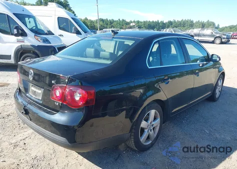 2009 Volkswagen Jetta Se/Sel z USA, uszkodzony, nr VIN 3VWRZ71K19M072595